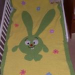 Plaid sur le berceau avec lapin smesharikom