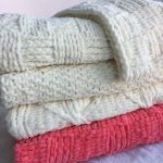 Couvertures pour enfants de différentes couleurs et textures