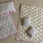 Un simple kit maison convient à un lit de poupée