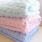 Couvertures en peluche multicolores pour enfants