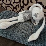 Peluche gris à peluche et lapin
