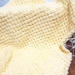 Couverture tissée jaune en peluche douce