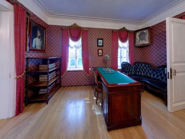 Bourgogne et noir pour le bureau