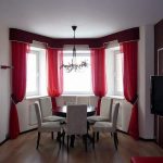 Decorated ceiling cornice for bay window
