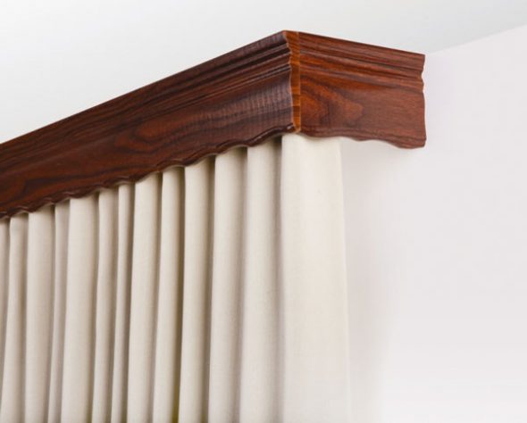 Moulures de plafond en bois