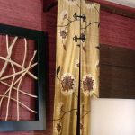 Corniche en bois sombre