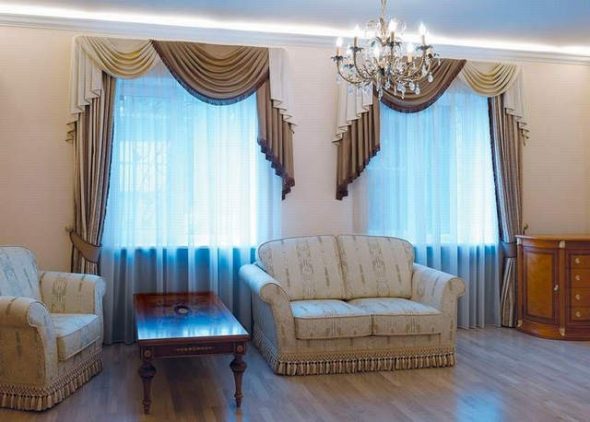 Bleu et marron pour le salon