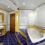 Couleur bleue dans la conception de la salle de bain