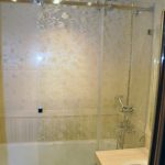 Salle de bain intérieure dans les tons beiges