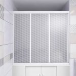 Design de salle de bain dans des tons clairs