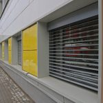 Panneaux jaunes du système avant articulé