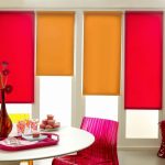 Rideaux lumineux dans la salle à manger de la cuisine