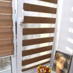Tende a strisce marroni con lenza