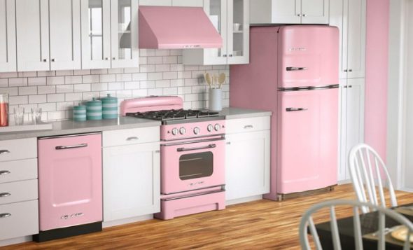 Appareils ménagers de couleur rose