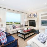 Eaves on the entire width of the wall visually increases the space of the room