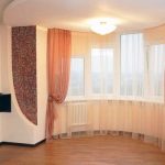 The eaves hidden in the ceiling makes the illusion of soaring curtains