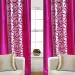 Rideaux en satin combinés de couleur rose