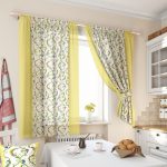 Court rideaux bicolores pour la cuisine
