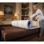 Matelas mince à la surface du canapé pour un effet protecteur et anatomique