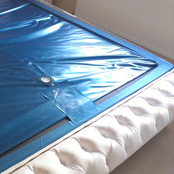 Matelas à eau à une chambre