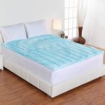 Matelas orthopédique bleu pour un lit double