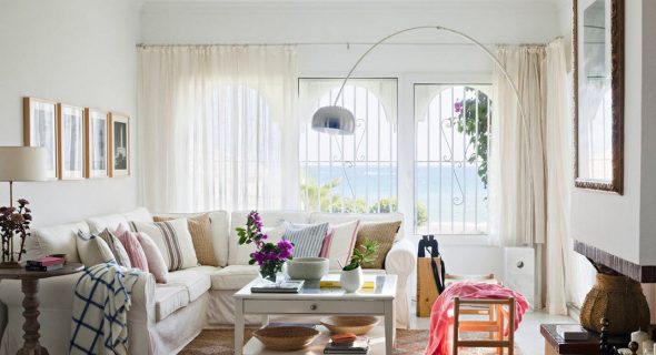 Wall mounted cornice