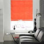 Store enrouleur pour une petite fenêtre, fixé à l'intérieur de l'ouverture