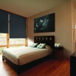 Rideaux occultants à l'intérieur de la chambre