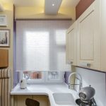 Intérieur de cuisine dans une maison à panneaux