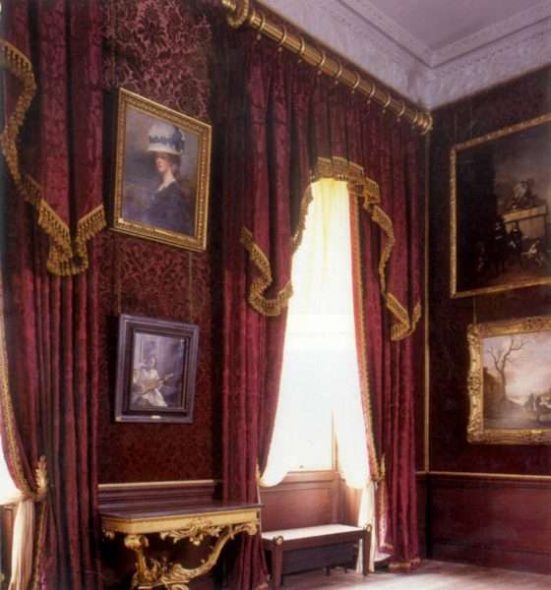 Maroon pour salon classique