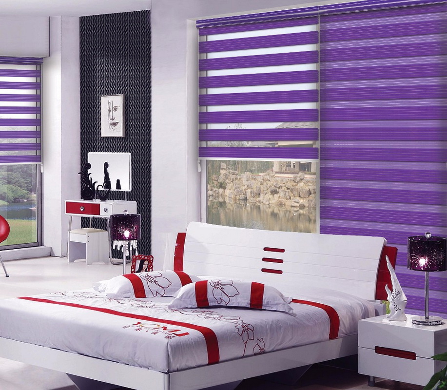 Rayures violettes sur les stores