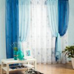 Rideaux bleu-bleu à l'intérieur
