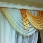Three-row curtain rod for curtains with lambrequin