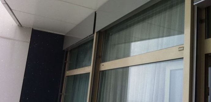 Boîtes décoratives de couleur grise sur rashtorah