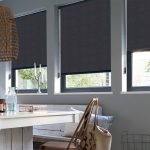 Rideaux ouverts gris