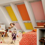 Stores multicolores sur les puits de lumière