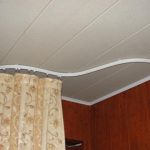Sporgenza del bagno flessibile