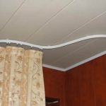 Corniche en forme de vague flexible pour salle de bain