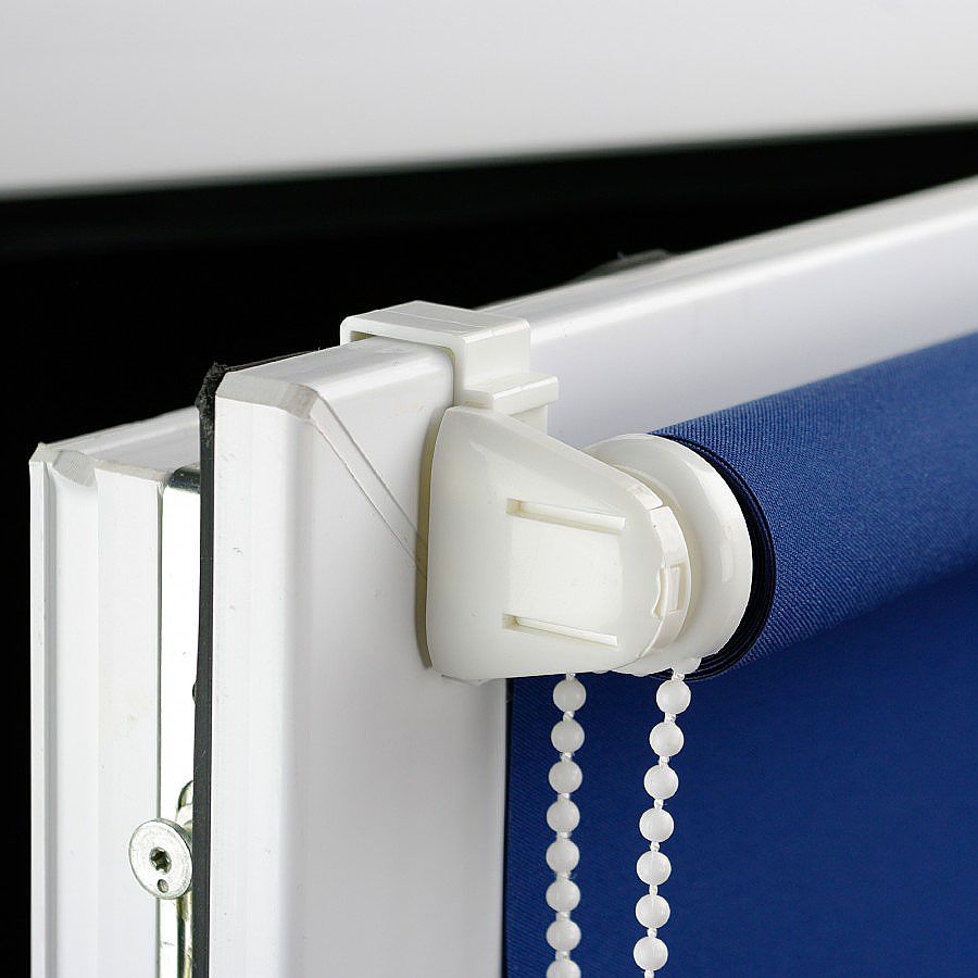 Installation de stores sur les supports sans percer le cadre