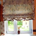 Roman kitchen curtain with tassels