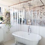 Messingbadestange im Loft-Stil