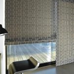 Rideaux sombres en cascade inhabituels pour le bureau