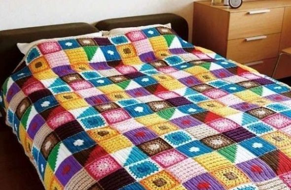 Plaid sur un lit double