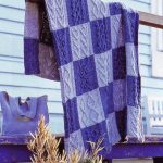 Plaid dans les tons violet-violet avec des tresses