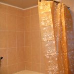 Cornice semicircolare per il bagno