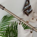 Corredera telescópica deslizante para el baño.
