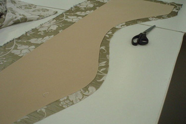 Découpé dans le tissu