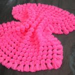 Carrelet rose à pompons adapté à un extrait pour fille