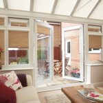 Blinds in the house with access to the terrace