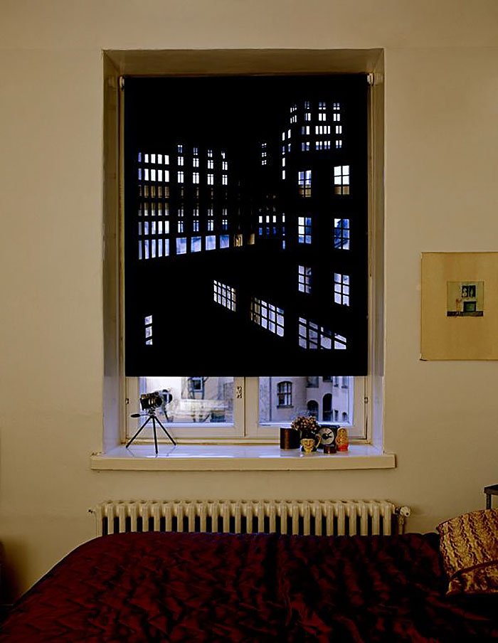 Tenda con perforazione all'interno della camera da letto